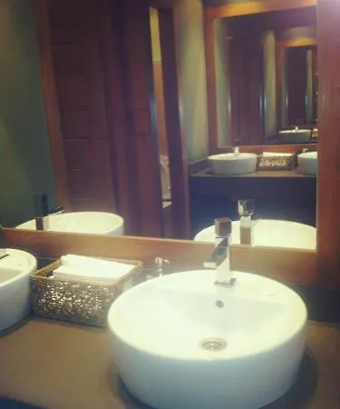 El Balcon Hotel *